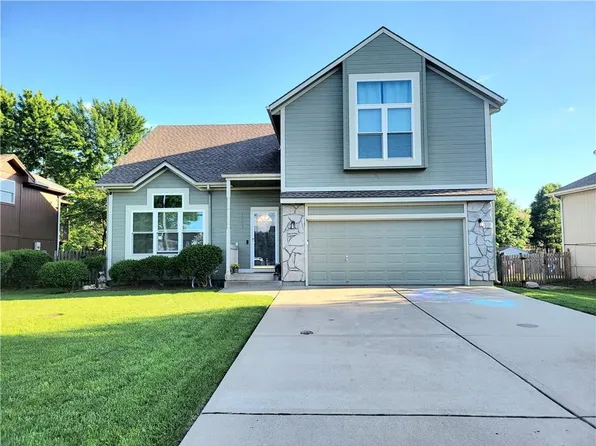 1105 Yokley Dr, Raymore, MO 64083