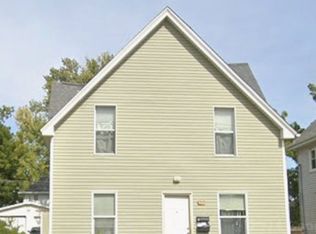 370 8th Ave SW, Cedar Rapids, IA 52404