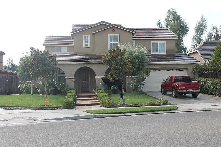 3290 Sussex Ave photo 1