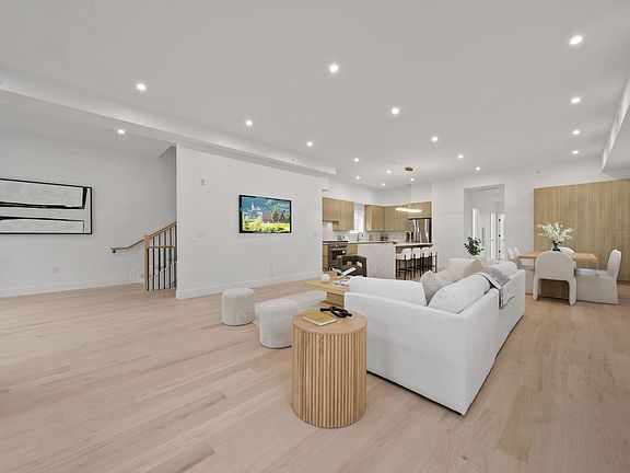 3rd image of 312 11th St #2