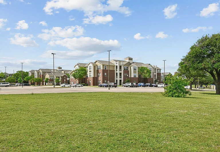 The Village on West Seminary — Photo 24