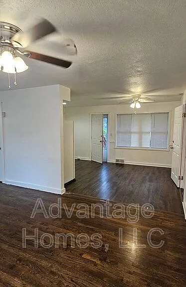 11410 Palmer Ave — Photo 4