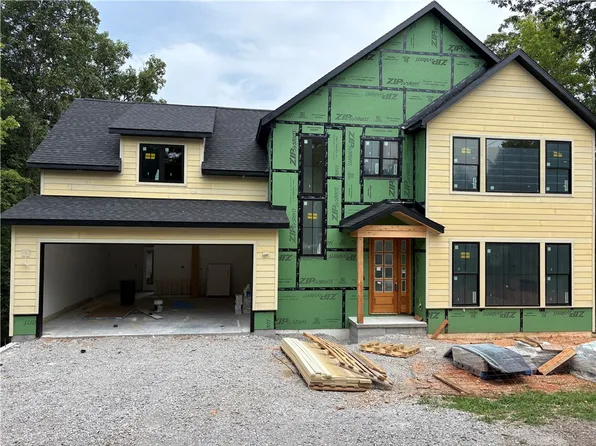 6 Chatburn Dr, Bella Vista, AR 72715