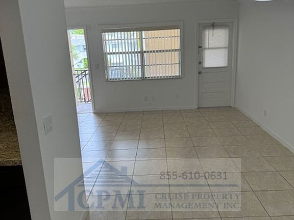 4th image of 500 S Crescent Dr APT 208