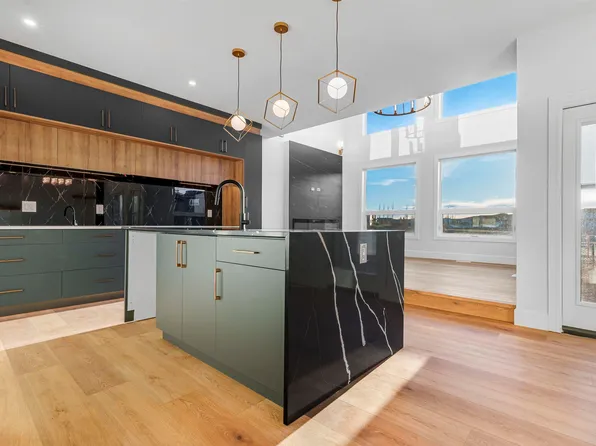 372 Creekside Grn, Leduc, AB T9E 1W5