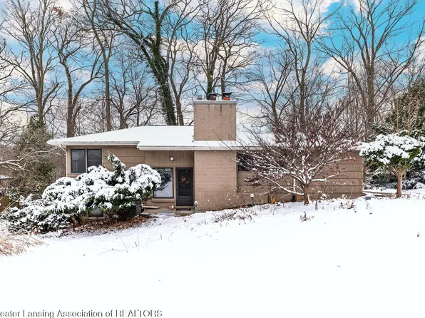 2241 Cumberland Rd, Lansing, MI 48906