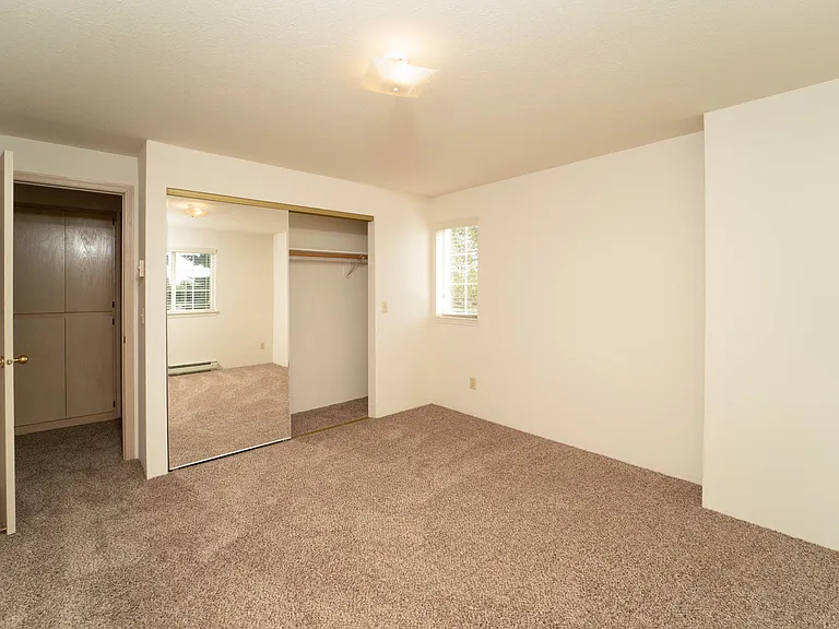 Morning Glory Circle Apartments — Photo 12