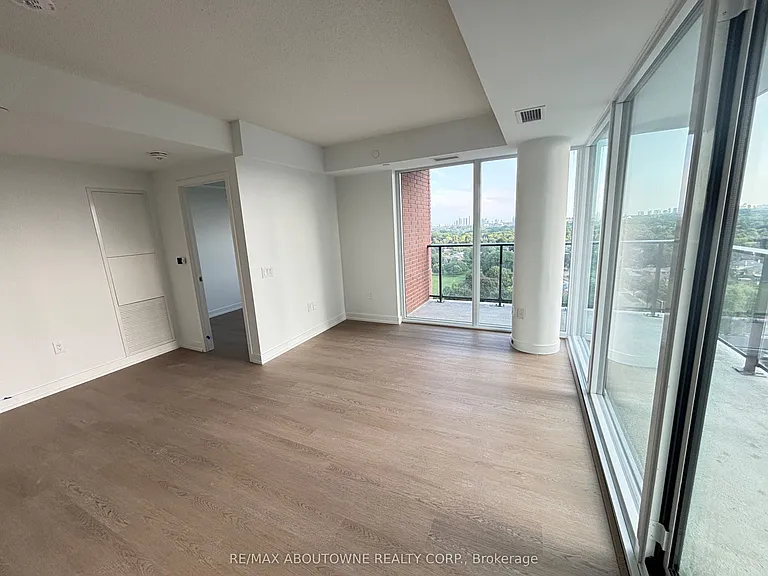 4010 Eglinton Ave W #1215 — Photo 3
