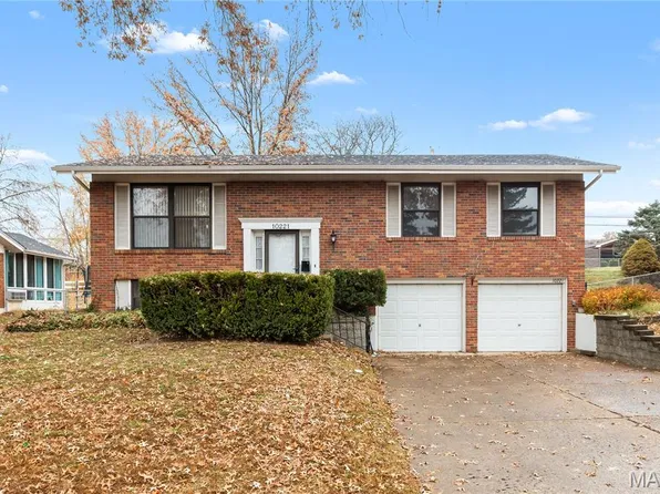 10221 Buffton Dr, Saint Louis, MO 63123