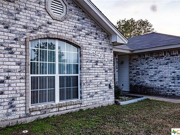 4th image of 2904 Woodlands Dr