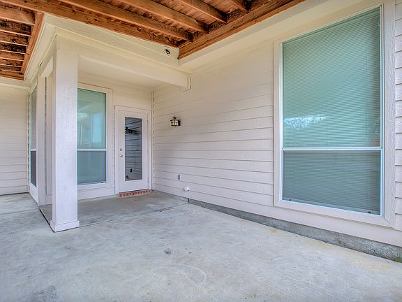 3rd image of 1251 Highland Dr