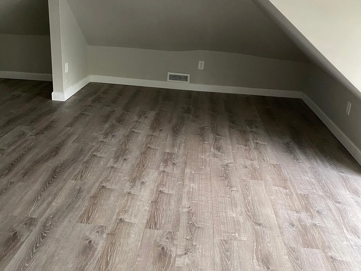 3102 N Capitol Ave — Photo 4
