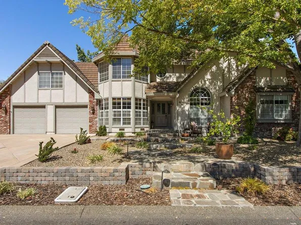 843 Shore Breeze Dr, Sacramento, CA 95831
