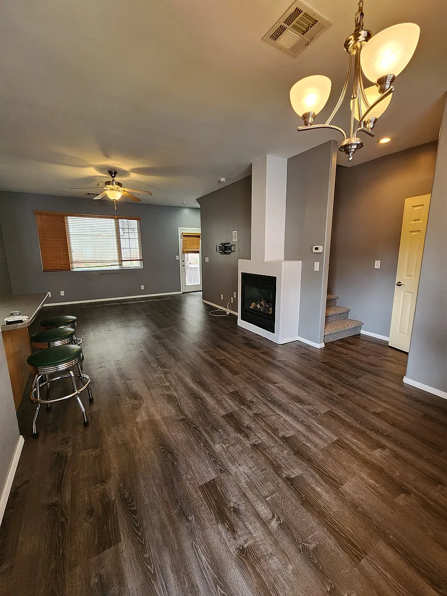 Building Photo - 2434 W Cripple Creek Dr