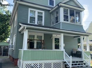 30 Hunter Pl, Springfield, MA 01109