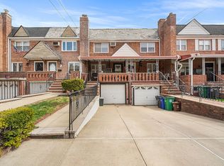 5855 79th St, Middle Village, NY 11379