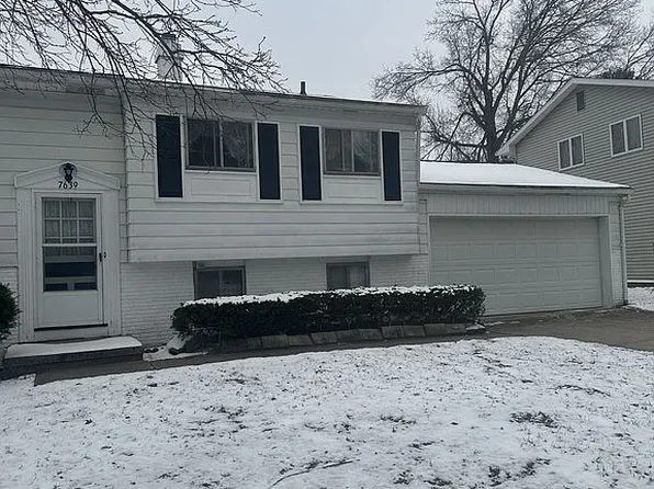 7639 Walcott St, Portage, MI 49024