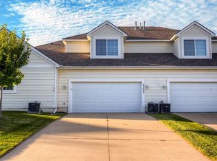 8709 Hanworth Dr, Johnston, IA 50131