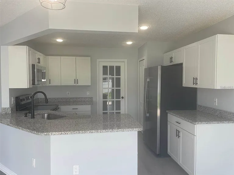 2421 Ashecroft Dr — Photo 8