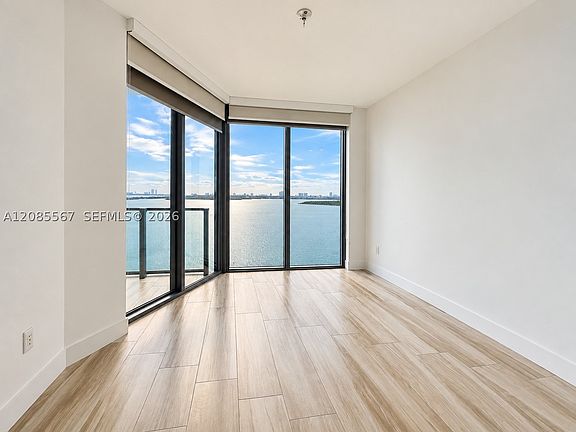 4th image of 2900 NE 7th 1104