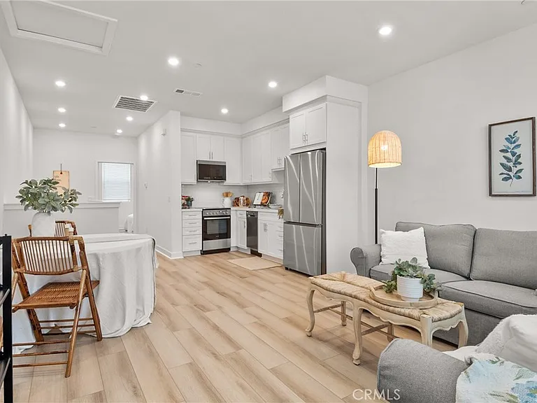 1036 Hazel Dr — Photo 18
