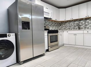 2401 W Balmoral Ave APT 2G, Chicago, IL 60625
