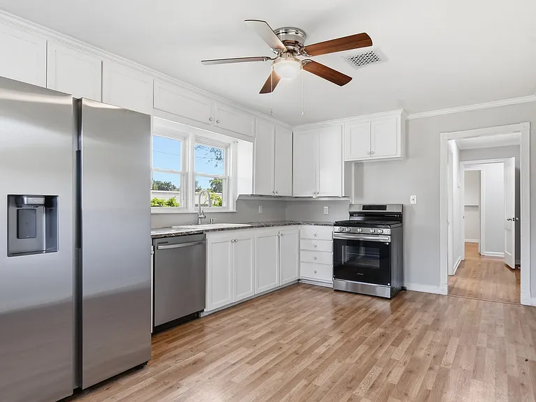 45 E 51st Pl — Photo 9