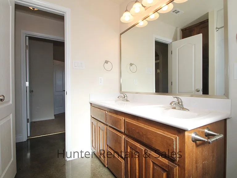 159 County Road 3377 — Photo 28
