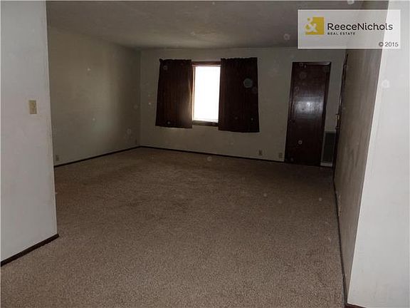2nd image of 476 W 104th St Unit D
