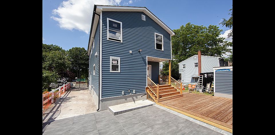 2nd image of 32 Ackerman St