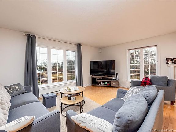 4th image of 4 Beau Matin Ln