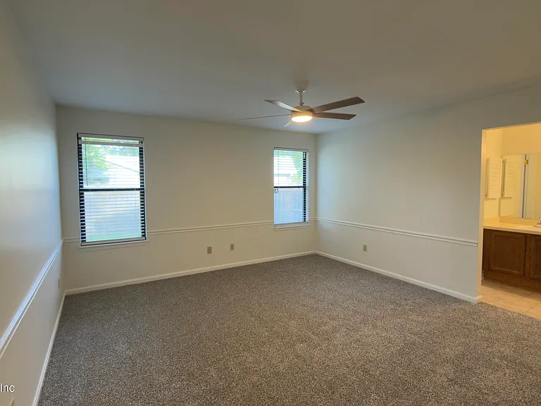 7914 Longshadow Ct — Photo 7