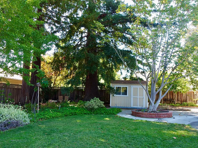 37 N Avalon Dr — Photo 13