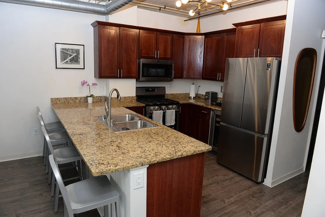 2 bed, 925 sqft, $2,295 — Photo 4