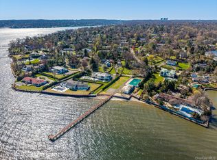 33 Harbour Road, Great Neck, NY 11024