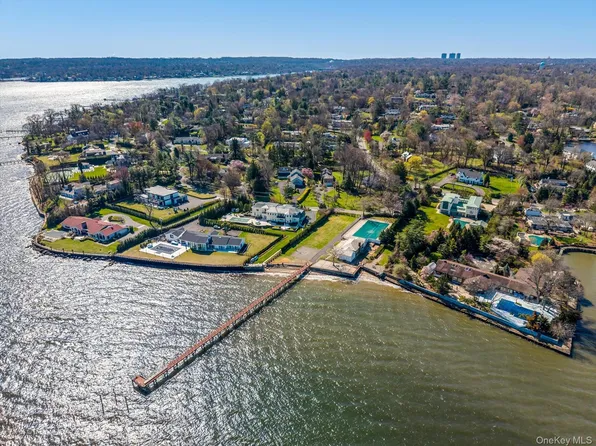 33 Harbour Road, Great Neck, NY 11024