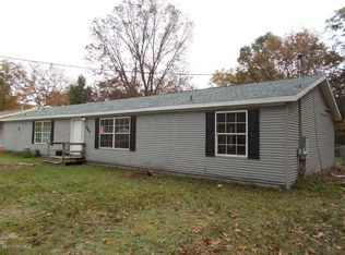 4527 Hall Rd, Muskegon, MI 49442