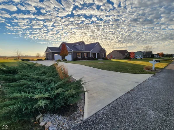 6177 E Holes Crossing Dr, Crawfordsville, IN 47933
