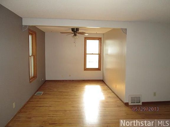 5th image of 216 5th Ave NE