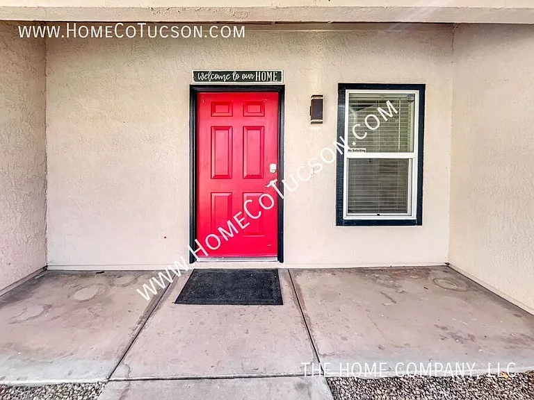 10002 E Stella Rd — Photo 3