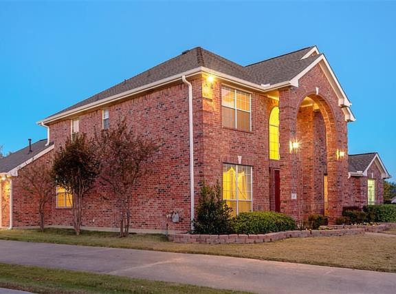 2nd image of 127 Love Bird Ln