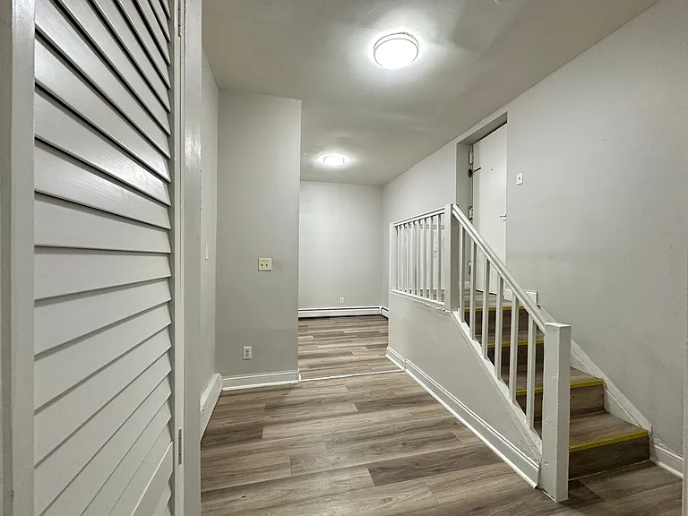 205 Monticello Ave #1E — Photo 4