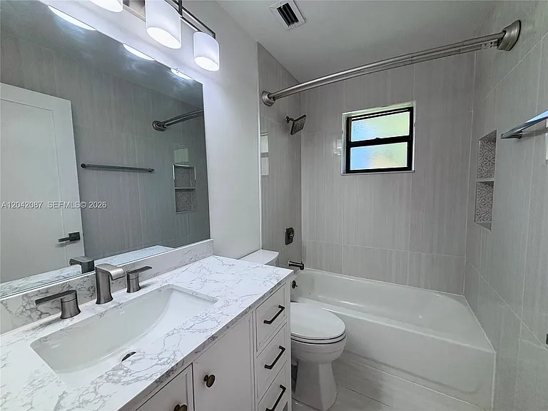 2313 SE Harrington Ave — Photo 18