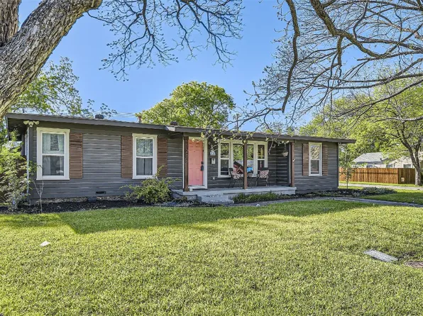 1206 S Pine St, Grapevine, TX 76051