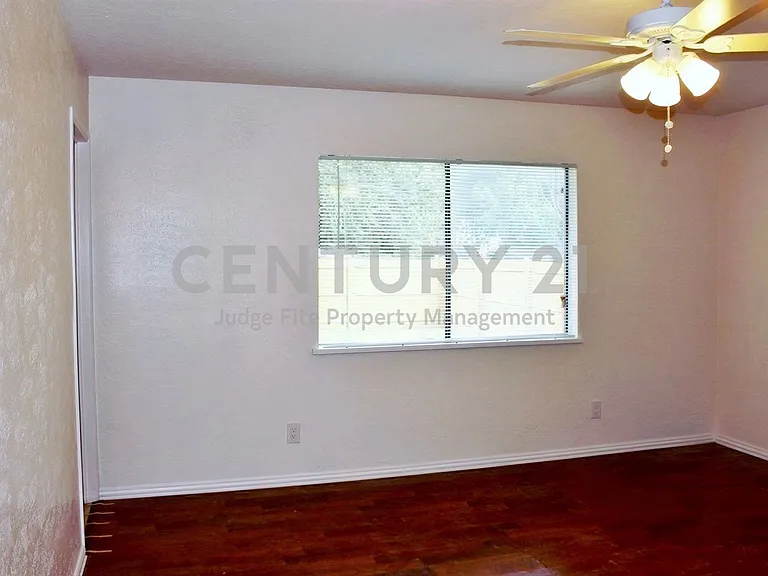 1533 Santa Fe Trl — Photo 8
