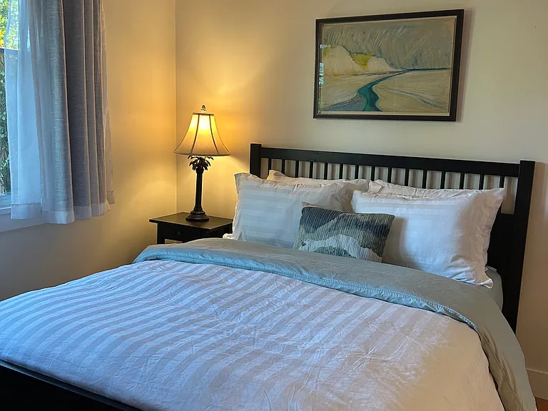 Queen bed