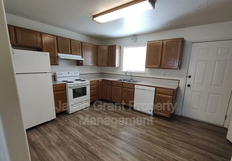 2 bed, 1.5 bath, 1000 sqft, $1,150 — Photo 4