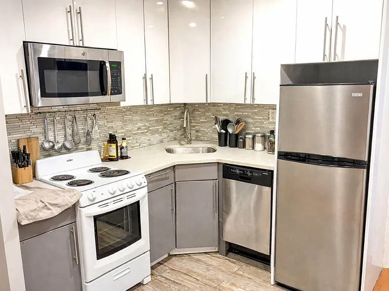 480 Concord Ave #2L — Photo 2