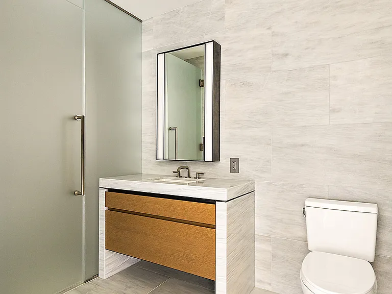 555 W 22nd St #9CW — Photo 8