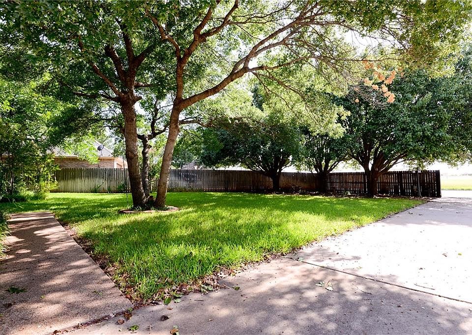 1st image of 6326 Dominion Ct